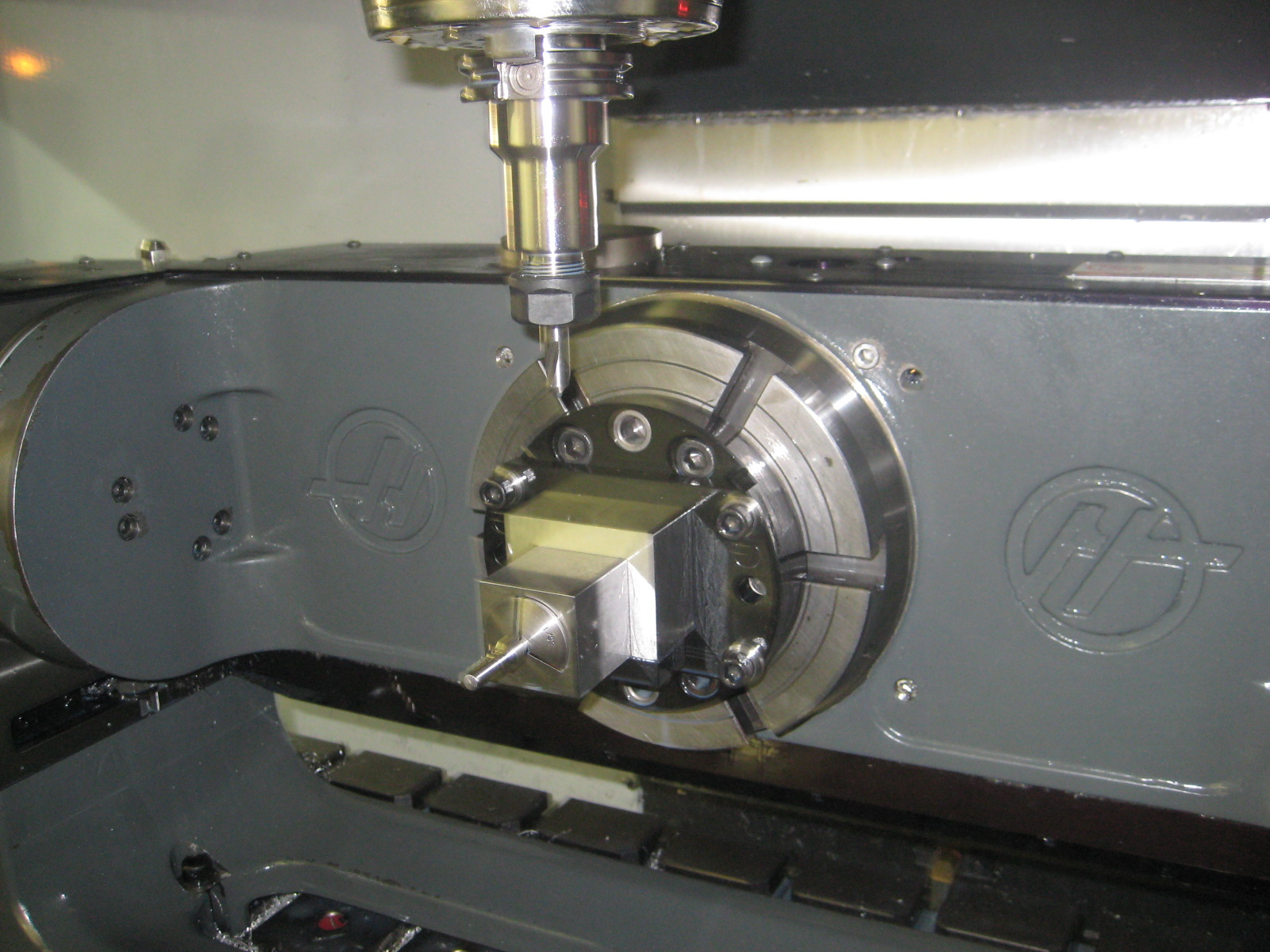 Haas 5-Axis Trunnion